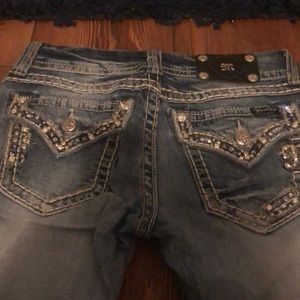 CLOSET SALEMiss Me Straight medium wash size 27 inseam 31   Bundle save more